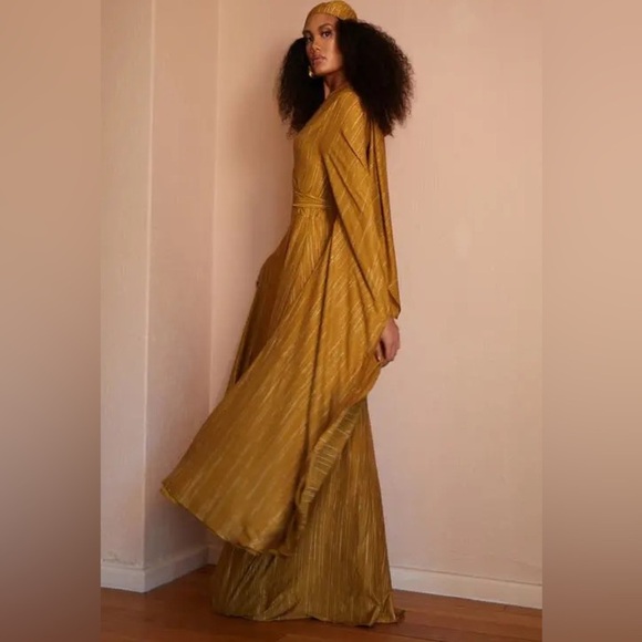 NWOT DIARRABLU Maya Exaggerated Long Sleeve Textured Wrap Dress in Gold Sz 3XL - Picture 7 of 13